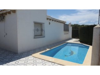 2 Bedrooms - Villa - Alicante - For Sale