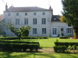 Grand Townhouse In The Charente With 6..