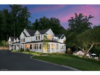 5 bedroom Detached House For Sale: 240..