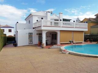 Villa - The perfect property to live on..