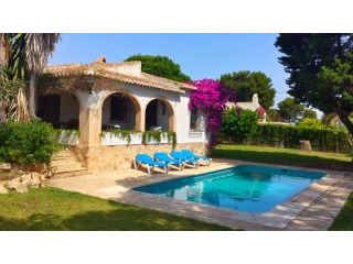 V1536 - Traditional 3 Bedroom Villa..