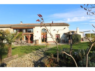 Renovated Farmhouse With Swimming Pool..
