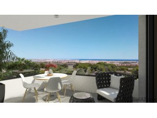Residencial cerca de los dos clubes de golf más conocidos..
