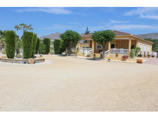 4 Bedrooms - Villa - Alicante - For Sale