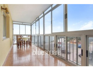 Lovely 2-bedroom front-line apartment..