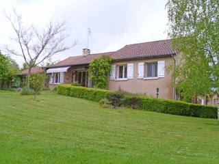 3bed House With Swimming Pool And 3,000..