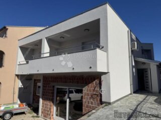 Novogradnja u Crikvenici sa dva odvojena stana