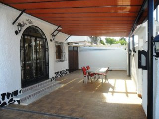 Villa For Sale In Mil Palmeras Sps6285