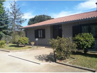 4 Bedrooms - House - For Sale