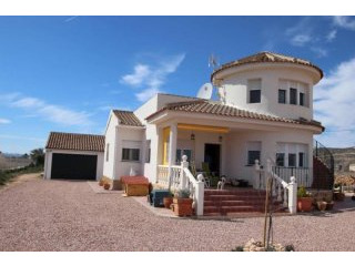 3 bed villa with self contained..