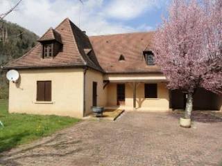 This Pretty Traditional House Is Set..
