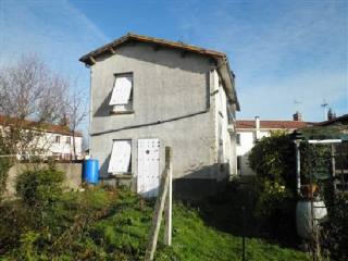 4 Bedrooms House to Improve