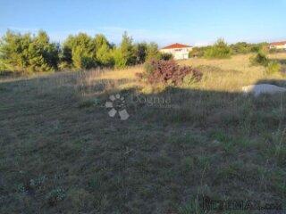 STRATEŠKI INVESTICIJSKI POTENCIJAL: Zemljište 1760 m² - Otok