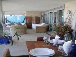 4 bedroom Apartment For Sale: Royal..
