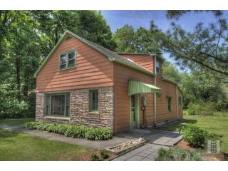 2 bedroom House For Sale: A COUNTRY..