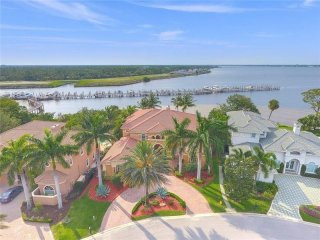 5 bedroom Residence For Sale: Palm..