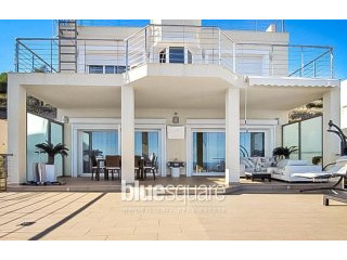 Luxury 4-Bedroom villa with stunning..