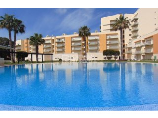 Two Bedroom apartment walking distance..