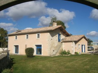 Large House With Heated Swimming Pool