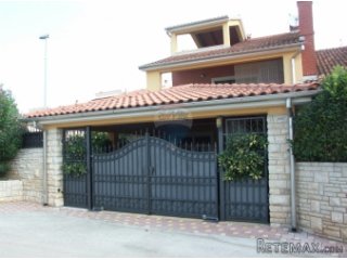 Pula, Šijana, kuća sa bazenom 542m2