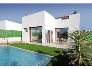 3 Bedroom 2 Bathroom Villa In..