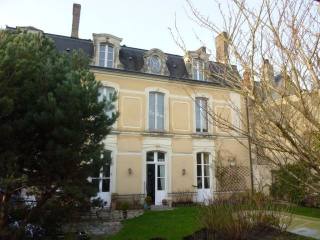 A Vendre, Hotel Particulier