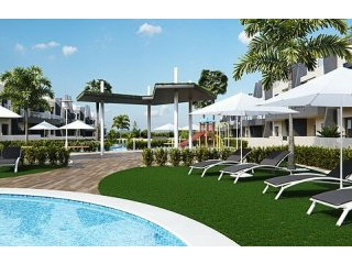 3 BED BEACH APARTMENTS WITH GARDEN