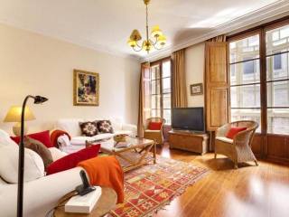 Elegant apartment with garage close to..