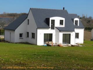 New House Near Center Melrand - Terra..