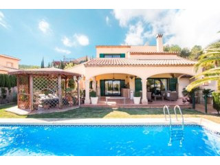 Spacious 4 bedroom villa in Javea