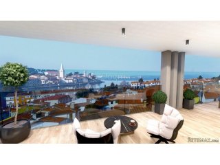 EKSLUZIVAN PENTHOUSE SA GARAŽOM I POGLEDOM NA MORE I GRAD -s
