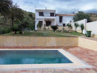 Villa - Very Spanish 4 bedroom, one..