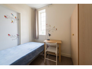 Single with single bed near Shepherds..