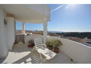 2 Bed Apartment for sale in Calahonda