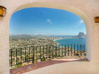 4 Bedrooms - Villa - Alicante - For Sale