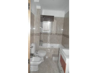 3 Bedrooms Flat For Sale - Lisboa