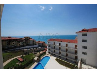 1-bedroom apartment with sea views..
