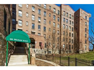 2 bedroom Commercial Property For Sale:..