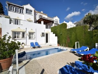 4 Bedroom Townhouse For Sale Situated..