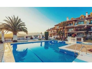 3 bedroom town house for sale