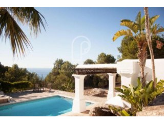 Charming property in the north with sea..