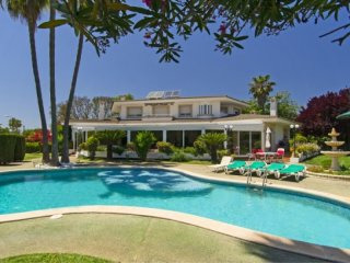 Wonderful Villa In A Residential Area..