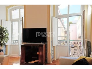 Superb Historical Apartment in Chiado