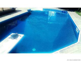 3 bedroom Flat For Sale: 208 Lake..