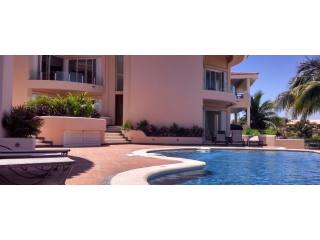3 Bedrooms - Departamentos - Vacation..