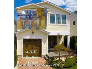 3 bedroom Flat For Sale: 1828 Fernwood..