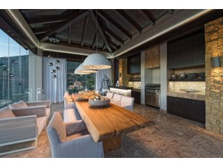 Luxurious Top Quality Villa in..