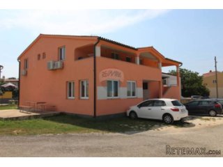 PULA, KUĆA SA 4 APARTMANA I KONFORNIM STANOM 144 m2