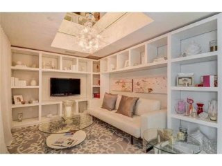 2 bedroom Flat For Sale: Miami 33131