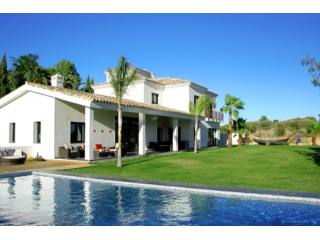 4 Bedrooms - Property - Malaga - Resale